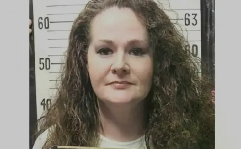Justiça dos EUA suspende execução de Christa Pike momentos antes da injeção letal - Studio TV