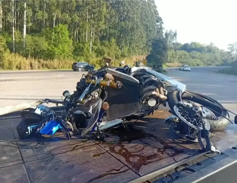 Motociclista de 30 anos morre após grave acidente na RSC-453 - Studio TV