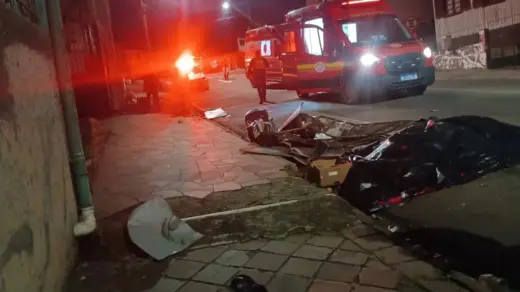 Motociclista morre após colidir contra lixeira no bairro Vila Luiza, em Passo Fundo - Studio TV