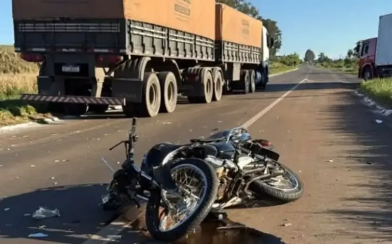 Motociclista morre após colisão com carreta na BR-158, em Cruz Alta - Studio TV