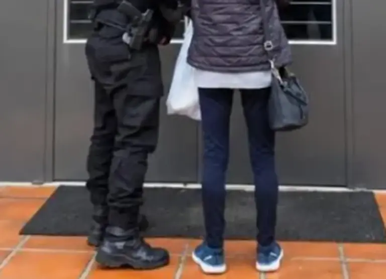 Mulher é presa duas vezes em menos de uma hora após furtos em Bento Gonçalves - Studio TV