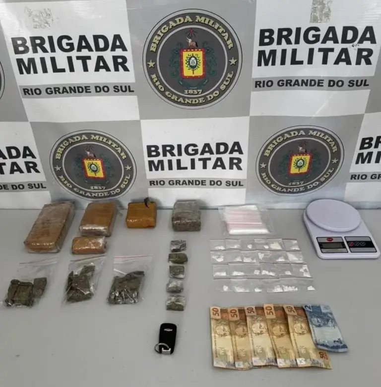 Mulher é presa por tráfico de drogas no bairro De Lazzer, em Caxias do Sul - Studio TV