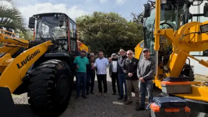 Nova Prata investe quase R$ 1,5 milhão em motoniveladora e pá-carregadeira para reforçar frota - Studio TV