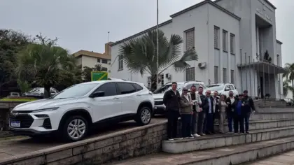 Nova Prata recebe três novos veículos para reforçar as áreas da Saúde e Educação - Studio TV