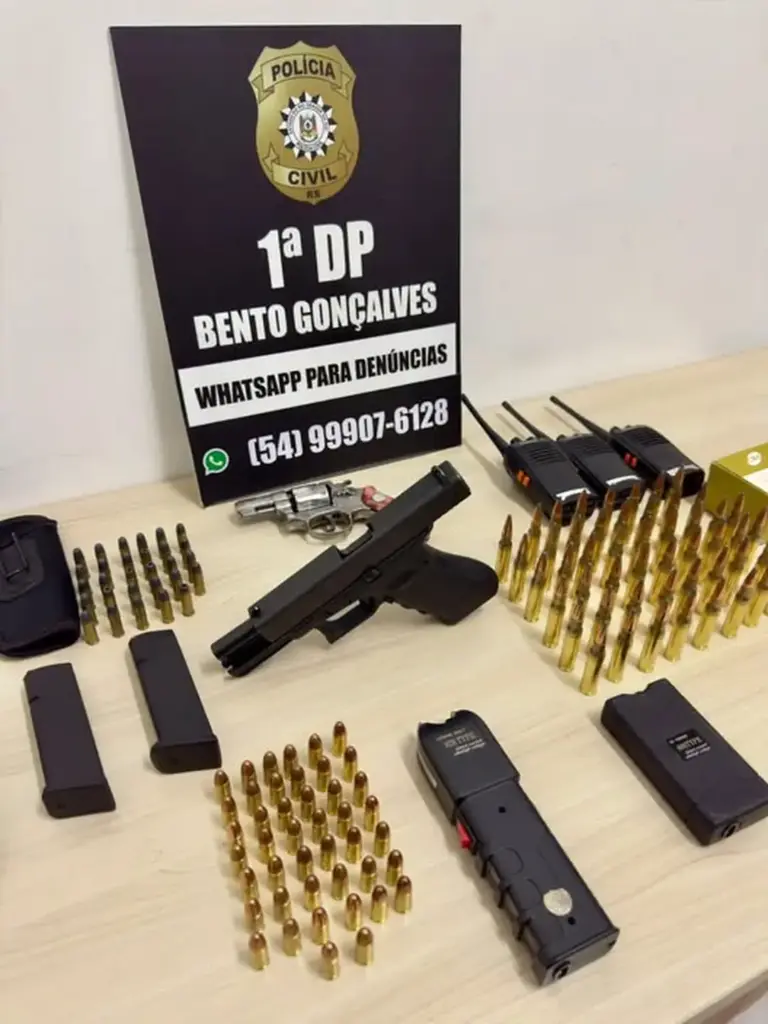 Polícia apreende armas, munições e equipamentos durante operação em Bento Gonçalves - Studio TV
