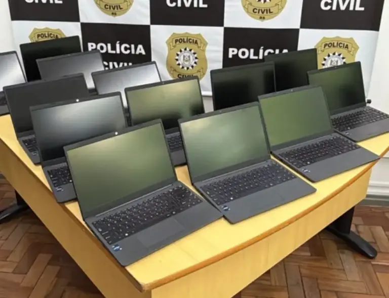 Polícia Civil recupera 13 notebooks furtados de agências da Caixa em Porto Alegre - Studio TV