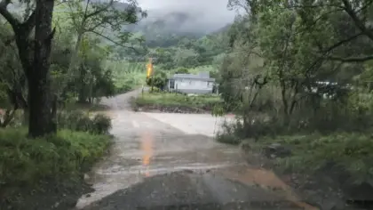 Ponte dos Boaretto fica submersa após elevação do nível das águas em Vila Flores - Studio TV