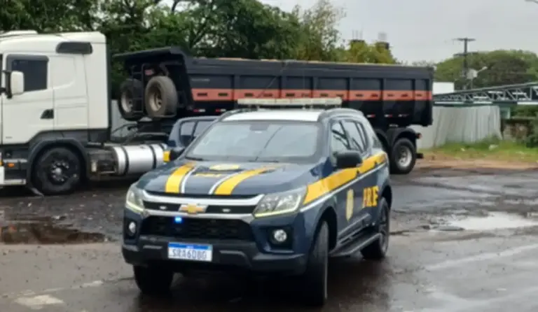 PRF flagra caminhão com 25 toneladas de excesso de peso no RS - Studio TV
