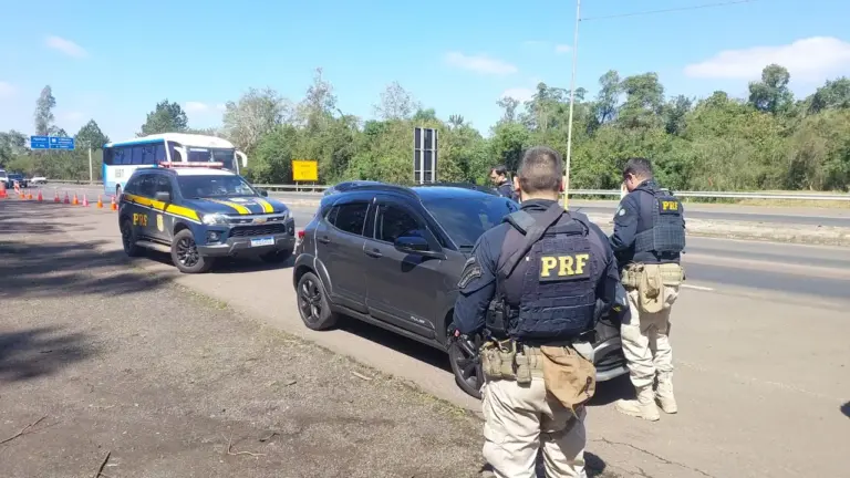 PRF recupera veículo clonado e prende motorista na BR-386, em Montenegro - Studio TV