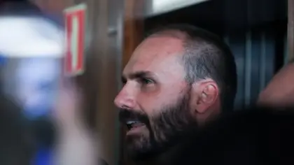 STF mantém condenação de Eduardo Bolsonaro a quatro anos e dois meses de prisão - Studio TV