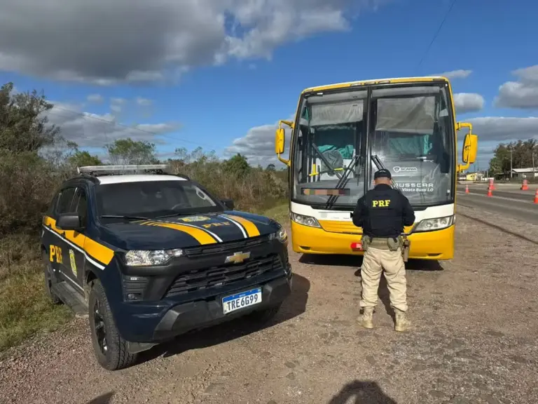 Foragido por tráfico é capturado pela PRF dentro de ônibus no RS - Studio TV