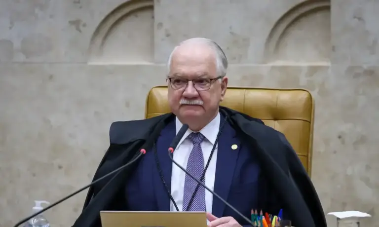 Fachin suspende decisões de Mendonça e Dino e mantém dirigentes da PF nos cargos - Studio TV