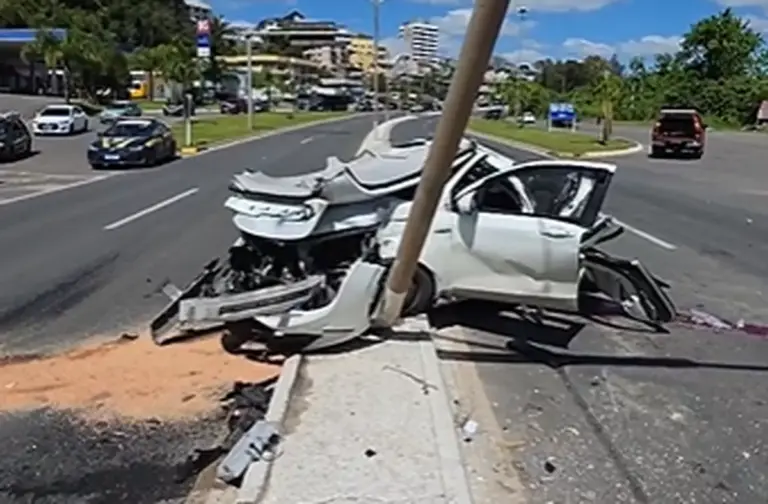Grave colisão entre Fiat Argo e Volkswagen Tera deixa feridos na BR-470 em Bento Gonçalves - Studio TV