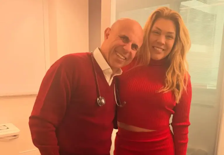 Simony anuncia remissão completa de câncer de intestino após tratamento - Studio TV