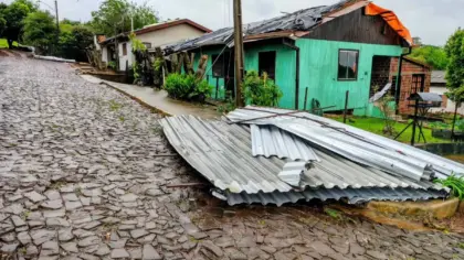 Temporal atinge mais de 200 residências e causa estragos em Panambi - Studio TV