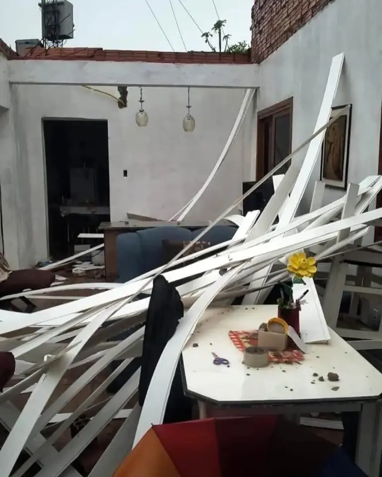 Temporal deixa cerca de 400 casas destelhadas e três residências destruídas em Nova Santa Rita - Studio TV