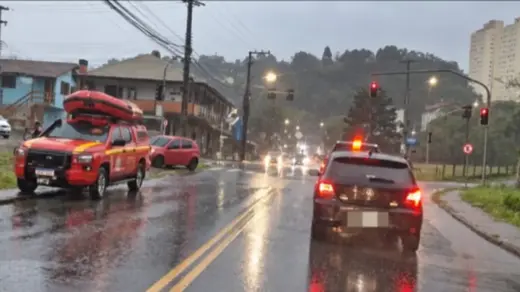 Temporal deixa quatro desaparecidos em Caxias do Sul - Studio TV