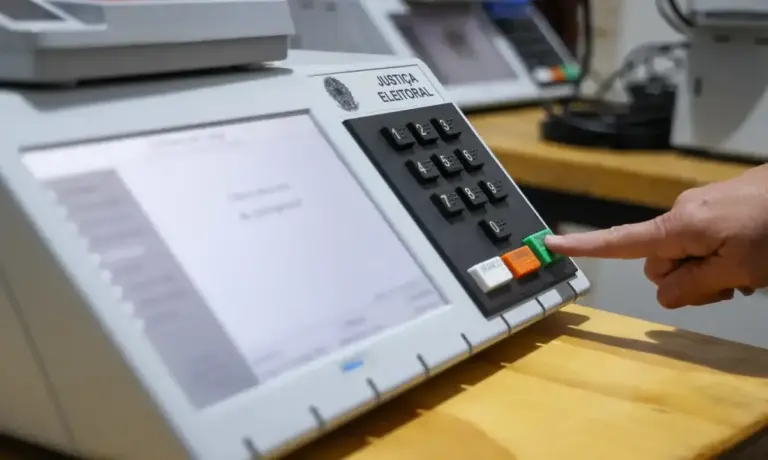TSE aprova registro de seis candidatos à Presidência; outros sete aguardam julgamento - Studio TV