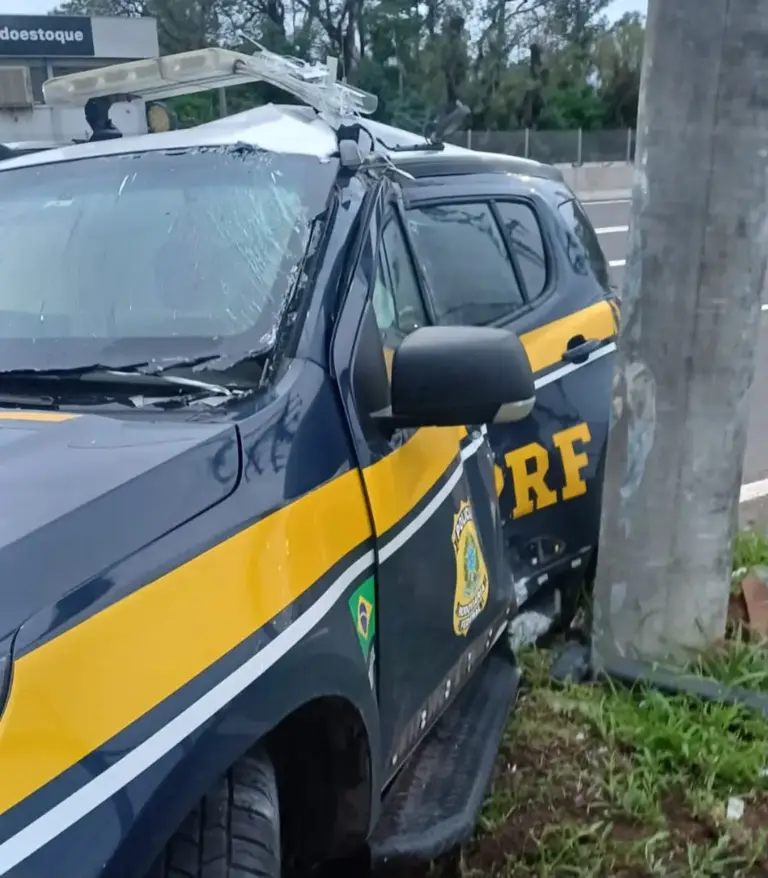 Viatura da PRF se envolve em acidente na BR-116 em Sapucaia do Sul - Studio TV