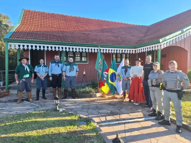 Vila Flores recebe centelha da Chama Crioula Estadual - Studio TV