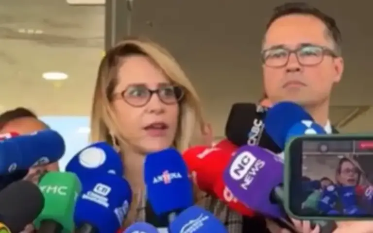 Advogada de Flávio Bolsonaro condiciona abertura de sigilos à análise de documentos apresentados por Lula - Studio TV