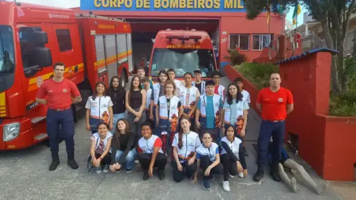 Agentes Mirins participam de treinamento sobre prevenção e segurança com Bombeiros de Veranópolis - Studio TV