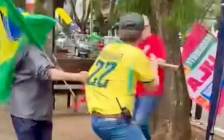 Apoiadores de Lula e Flávio Bolsonaro se envolvem em confronto durante atos eleitorais no interior do RS - Studio TV