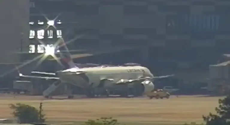 Avião da Latam tem motor desligado durante voo e faz pouso de urgência em Porto Alegre - Studio TV