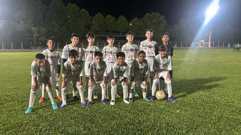 Equipe das categorias de base do VEC em Serafina Corrêa