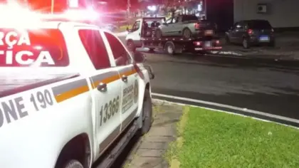 Brigada Militar apreende Saveiro com som alto no Centro de São Marcos - Studio TV