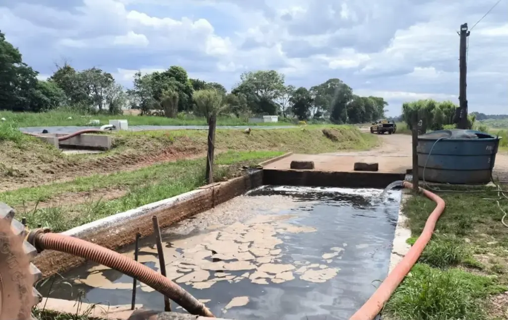 Estruturas e áreas vistoriadas durante fiscalização ambiental em Passo Fundo