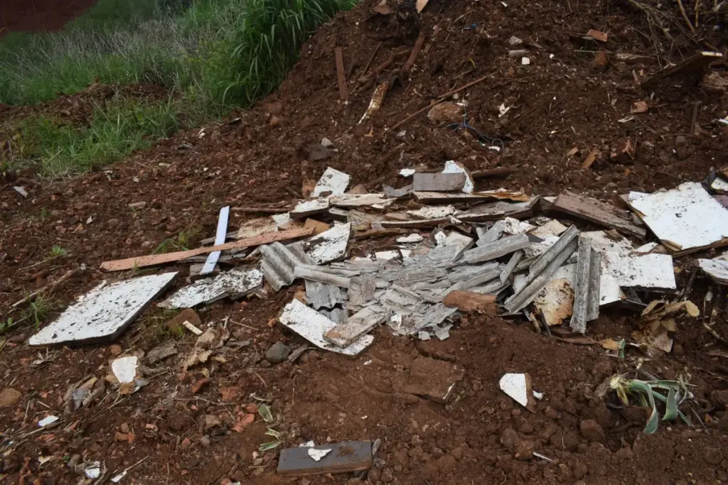 Brigada Militar flagra descarte irregular de resíduos em área de 5 mil metros quadrados no Norte do RS - Studio TV