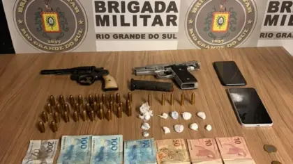 Brigada Militar prende casal com armas, munições e drogas em Carlos Barbosa - Studio TV