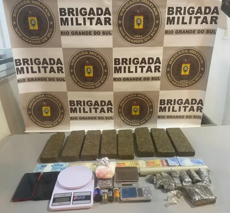 Brigada Militar prende casal com mais de 5 kg de drogas durante barreira de trânsito na Região das Hortênsias - Studio TV