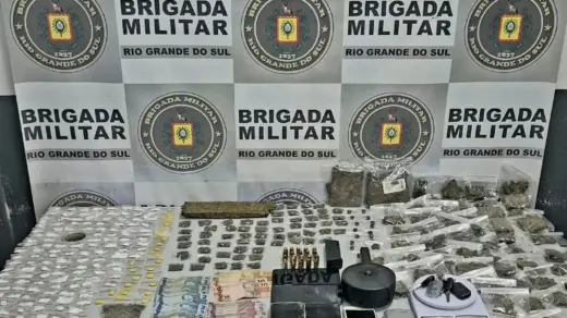 Brigada Militar prende casal por tráfico de drogas e apreende mais de 1,7 kg de maconha e munições em Caxias do Sul - Studio TV
