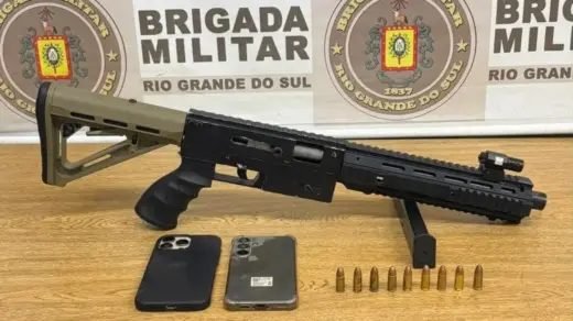 Brigada Militar prende dois homens e apreende submetralhadora em Canoas - Studio TV