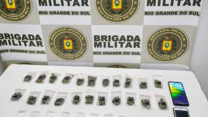 Brigada Militar prende dois homens por tráfico no bairro Medianeira, em Farroupilha - Studio TV