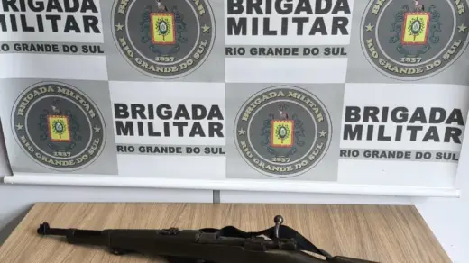 Brigada Militar prende homem e apreende fuzil calibre 7,62 mm em Pinto Bandeira - Studio TV