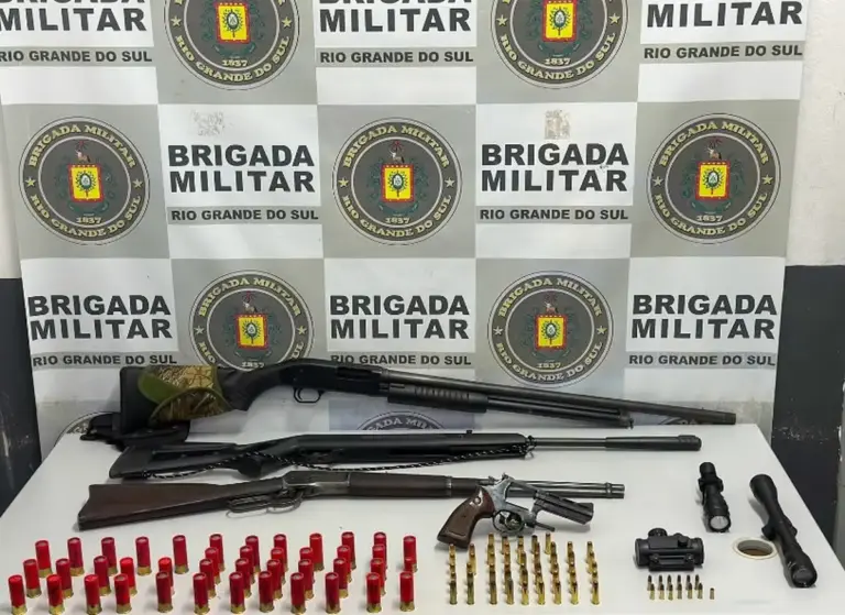 Brigada Militar prende homem e apreende quatro armas de fogo em Caxias do Sul - Studio TV