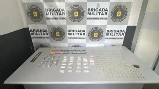 Brigada Militar prende jovem com 258 porções de drogas em Caxias do Sul - Studio TV