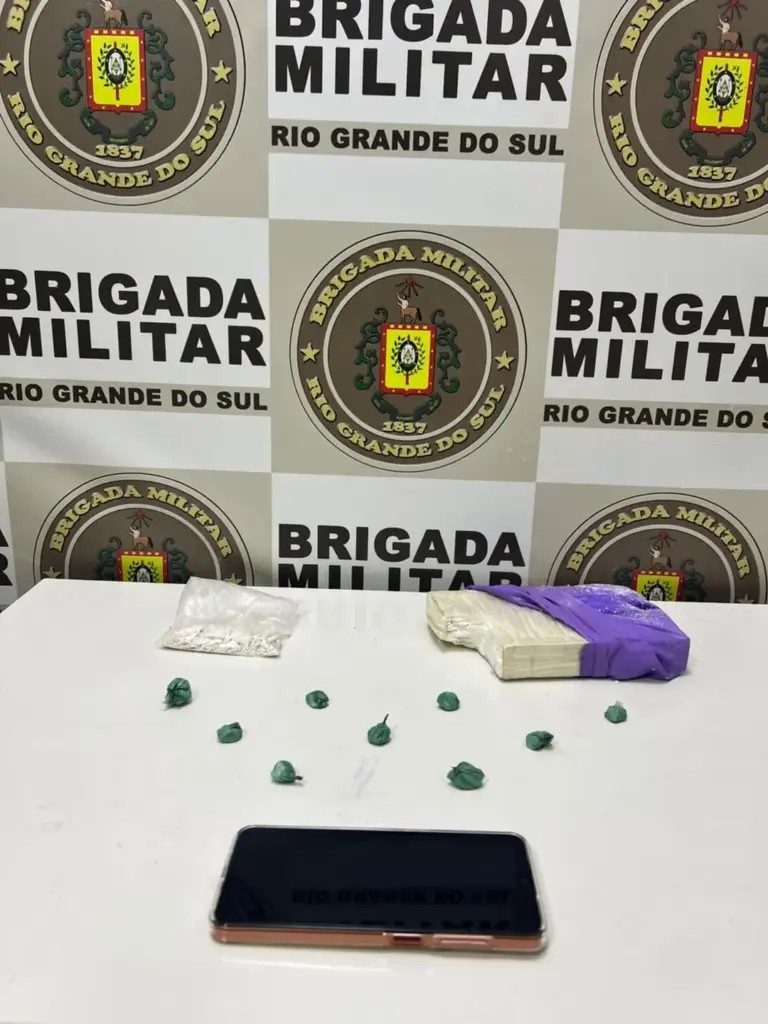 Brigada Militar prende jovem e apreende cerca de 1 kg de cocaína em Serafina Corrêa - Studio TV