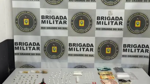 Brigada Militar prende três homens por tráfico de drogas no bairro Esplanada, em Caxias do Sul - Studio TV