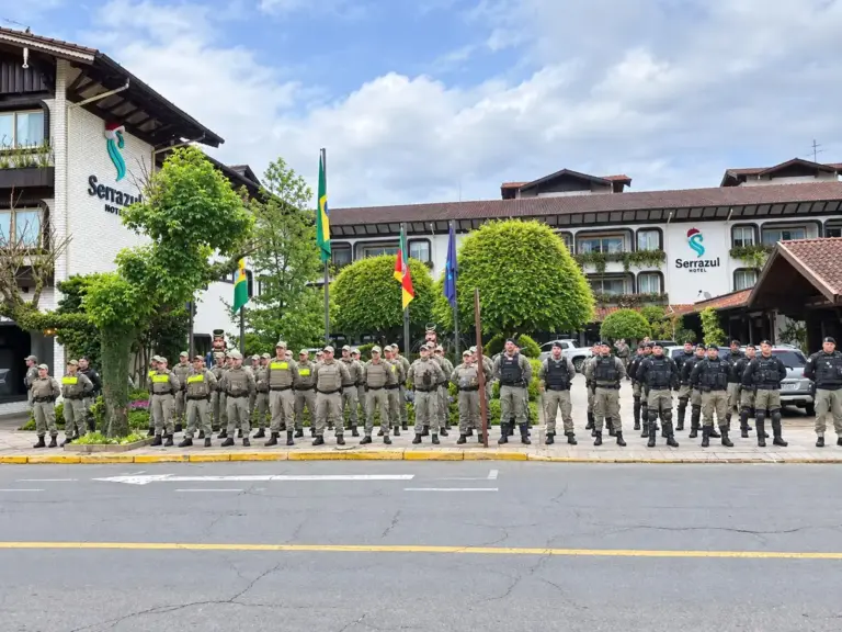 Brigada Militar recebe 50 policiais para reforçar segurança nos eventos natalinos da Região das Hortênsias - Studio TV