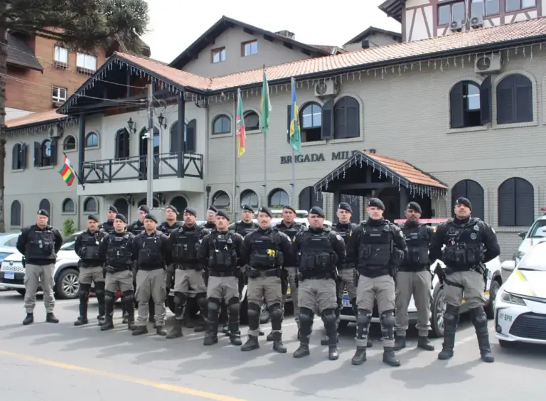 Brigada Militar recebe reforço de policiais para garantir segurança durante eventos de Natal em Gramado e região - Studio TV