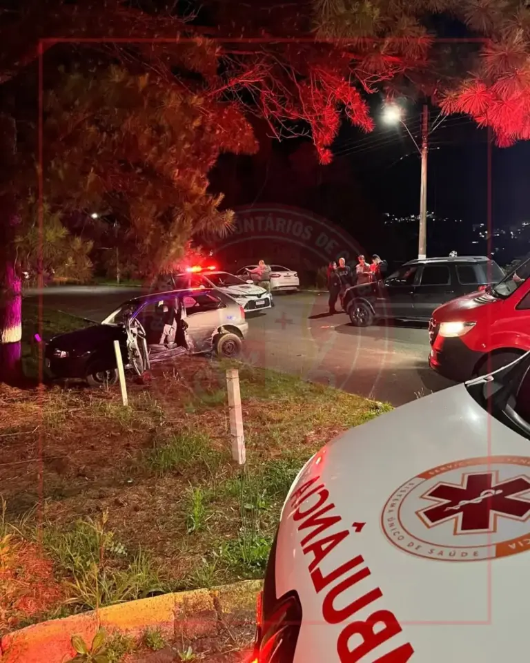 Colisão entre dois carros deixa duas pessoas feridas em Garibaldi - Studio TV
