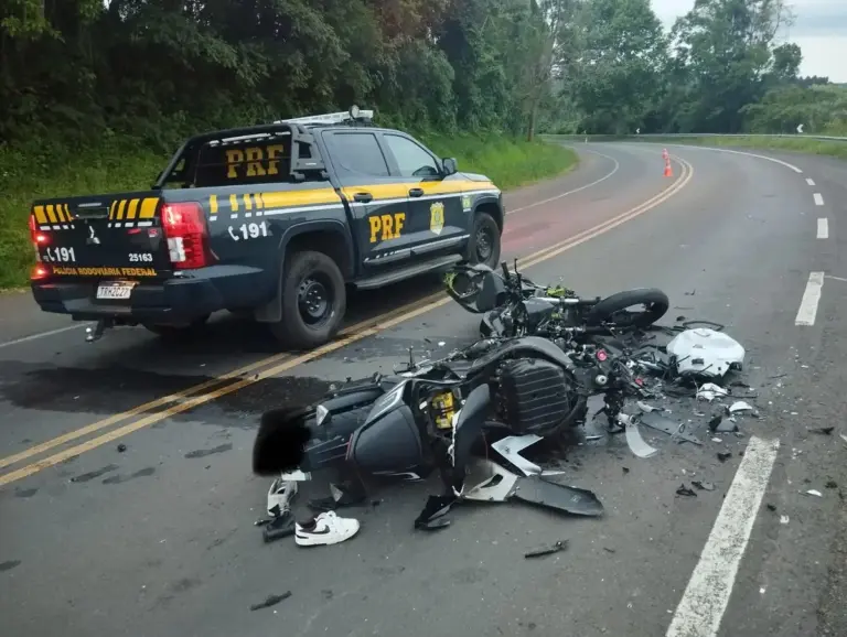 Colisão entre motocicletas deixa duas pessoas mortas na BR-116, na Serra Gaúcha - Studio TV