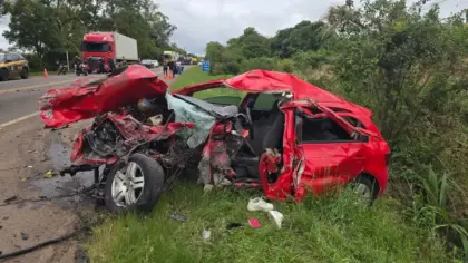 Colisão frontal entre carro e caminhão deixa dois motoristas mortos na BR-285, em Carazinho - Studio TV