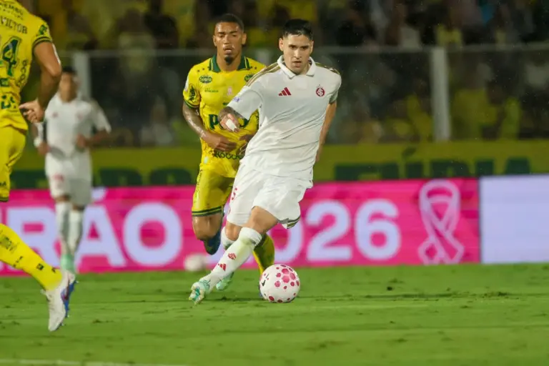 Com um jogador a menos desde o início, Inter perde para o Mirassol e segue com 32 pontos no Brasileirão - Studio TV