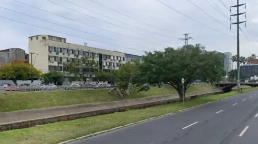 Corpo de homem é encontrado boiando no Arroio Dilúvio, em Porto Alegre - Studio TV