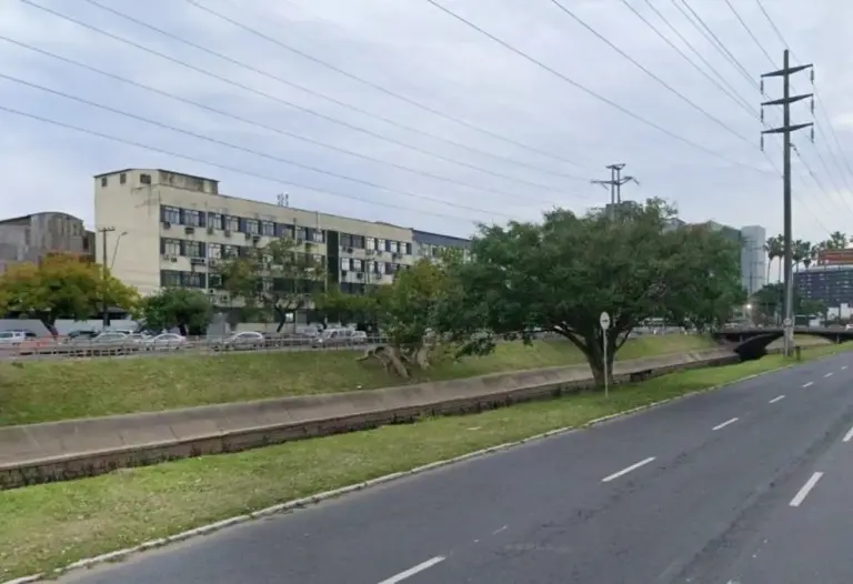 Corpo de homem é encontrado boiando no Arroio Dilúvio, em Porto Alegre - Studio TV